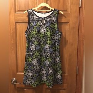 Women’s shortsleeved activewear dress.